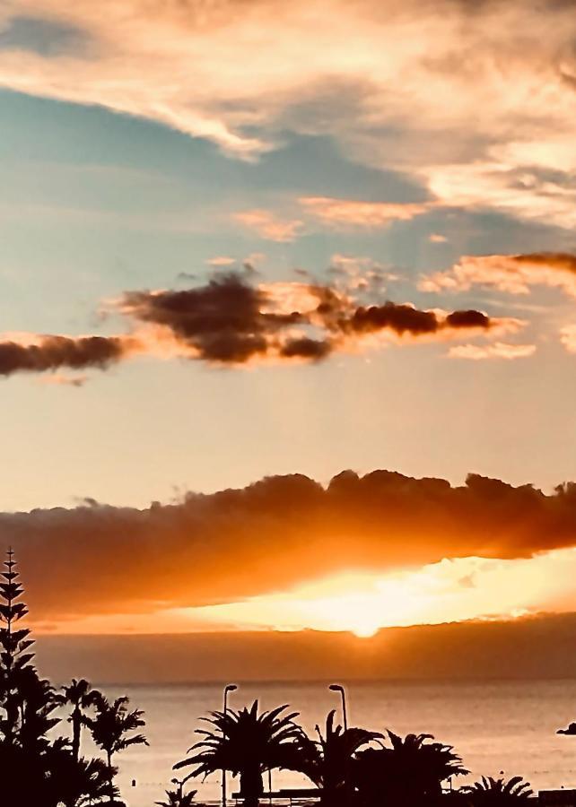 Sunset Over The Sea Playa de las Américas Exterior foto